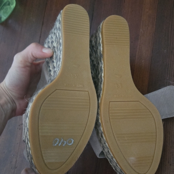 Tan Espadrilles with Classic Style - Picture 6 of 7